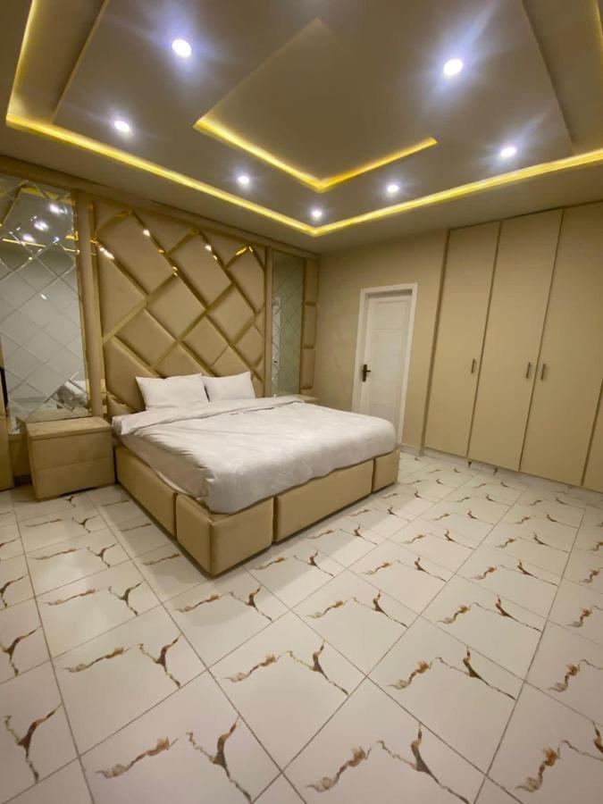 Luxe Suites Bahria Town Лахор Екстериор снимка