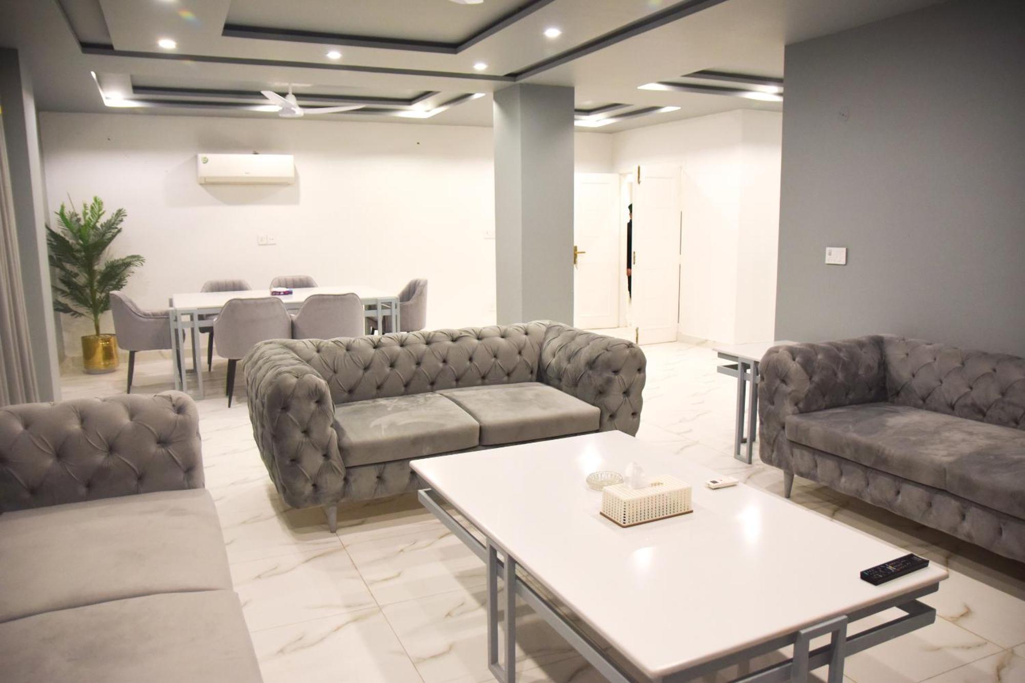 Luxe Suites Bahria Town Лахор Екстериор снимка