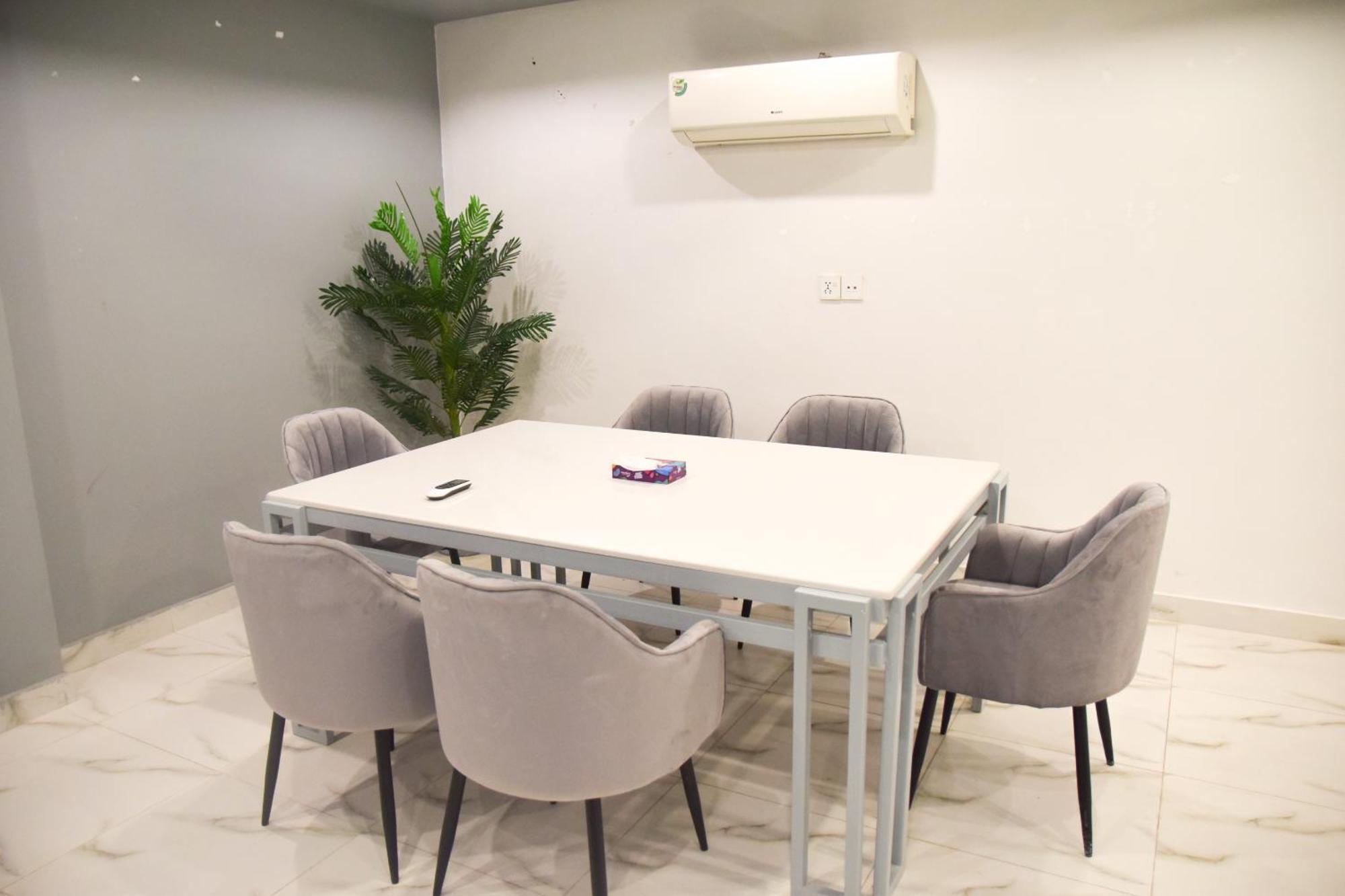 Luxe Suites Bahria Town Лахор Екстериор снимка